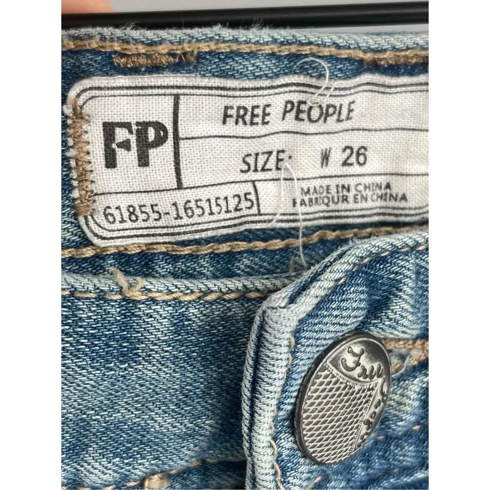 Free People Jeans Women‎ Size 26 Blue Distressed Low Rise Raw Hem